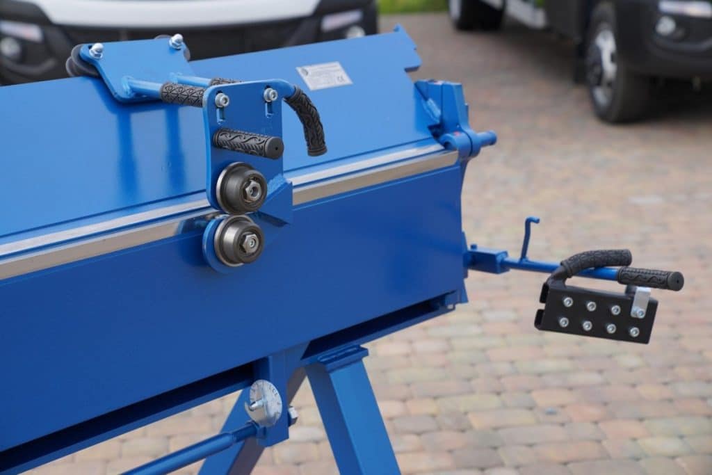 BiegemaschineMaschinenfrDachdeckerBlechbearbeitungsmaschinenHandfalzmaschineGlattwalzmaschineBlechbearbeitungsmaschinenfrBlechSchereWulstdreherHandfalzmaschine  x